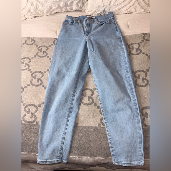 Levi's Denim - Levi's high waisted mom Light Blue Women's Jeans, light wash